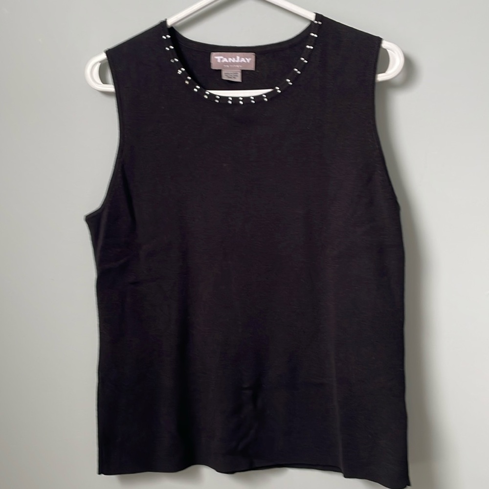 TanJay petites sleeveless knit top. Great condition.